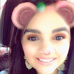 Meet your Posher, Esmeralda